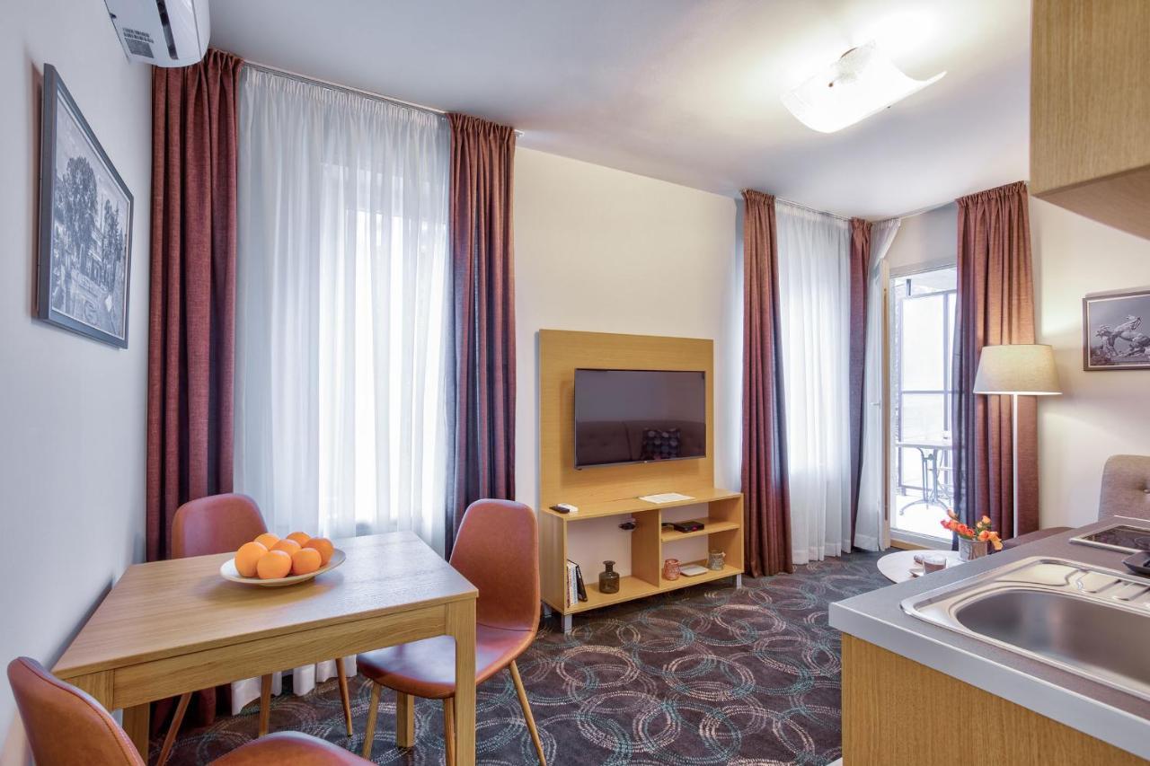 Booking Apartments Belgrado Buitenkant foto
