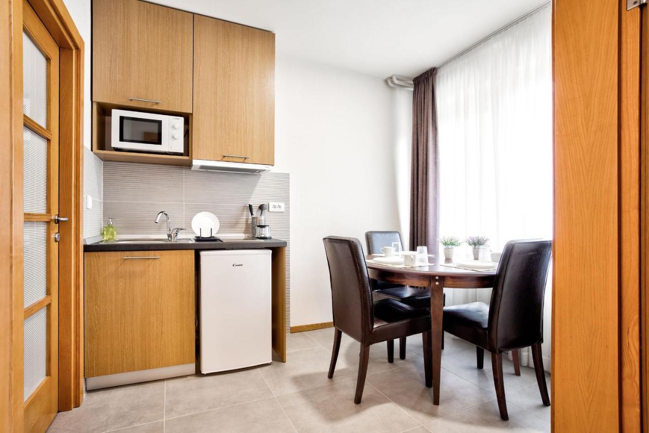 Booking Apartments Belgrado Buitenkant foto